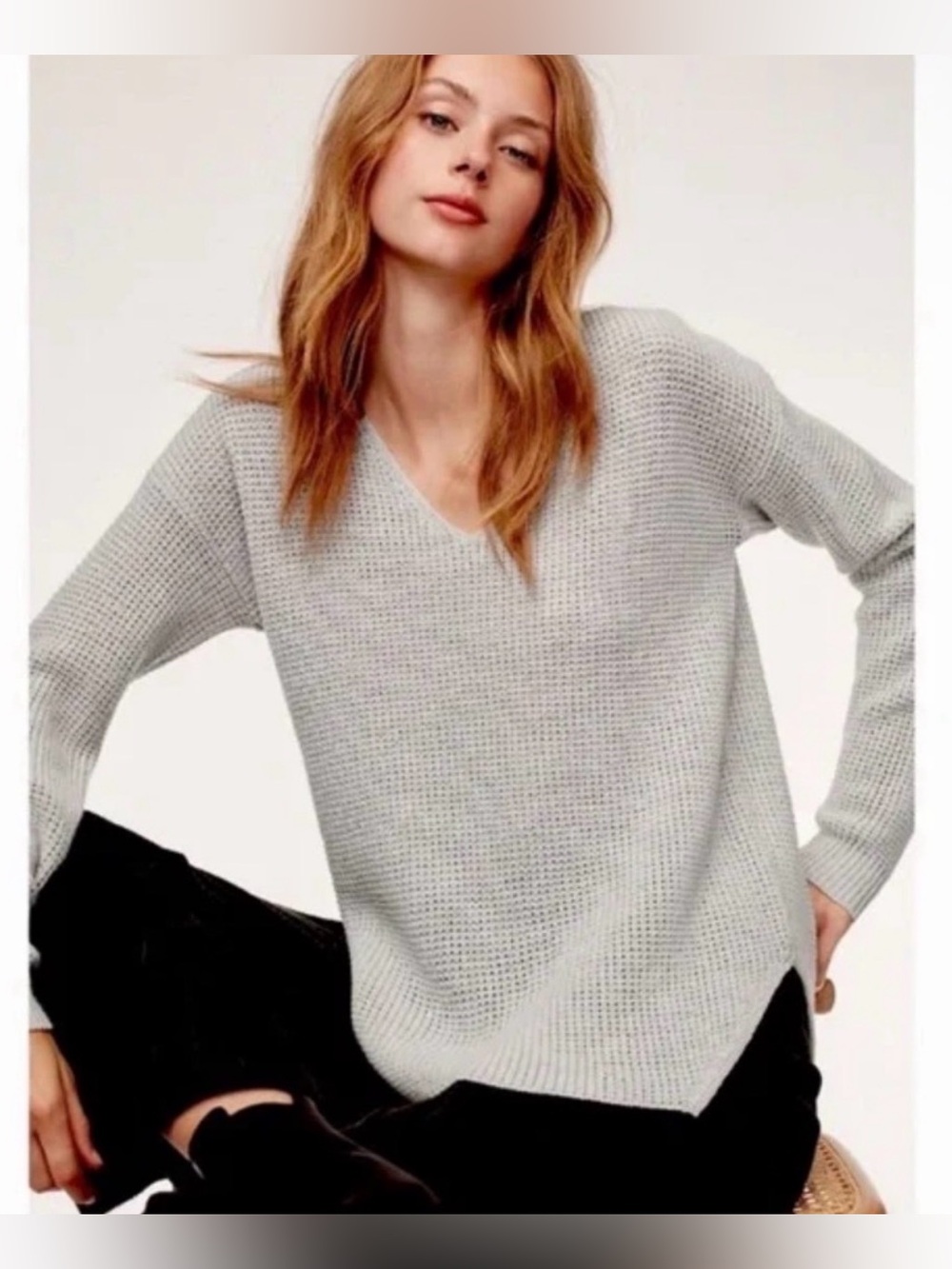 Wilfred Free Aritzia 100% Merino Wool Waffle Knit V-Neck Sweater Gray Size L